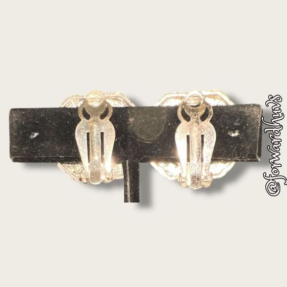 Vintage Silver-Tone Clip-On Earrings | Classic and Elegant - Picture 7 of 10